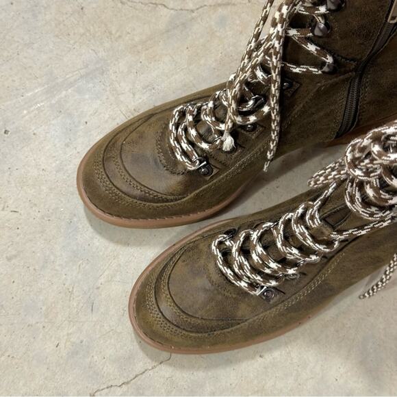 Just in 💫| Carlos Santana Green Combat Ankle Boots Lug Sole Stacked Heel M8 - Picture 6 of 7